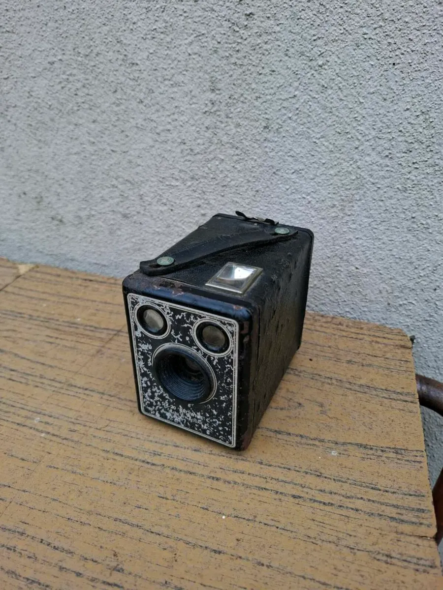 Vintage camera postage possible