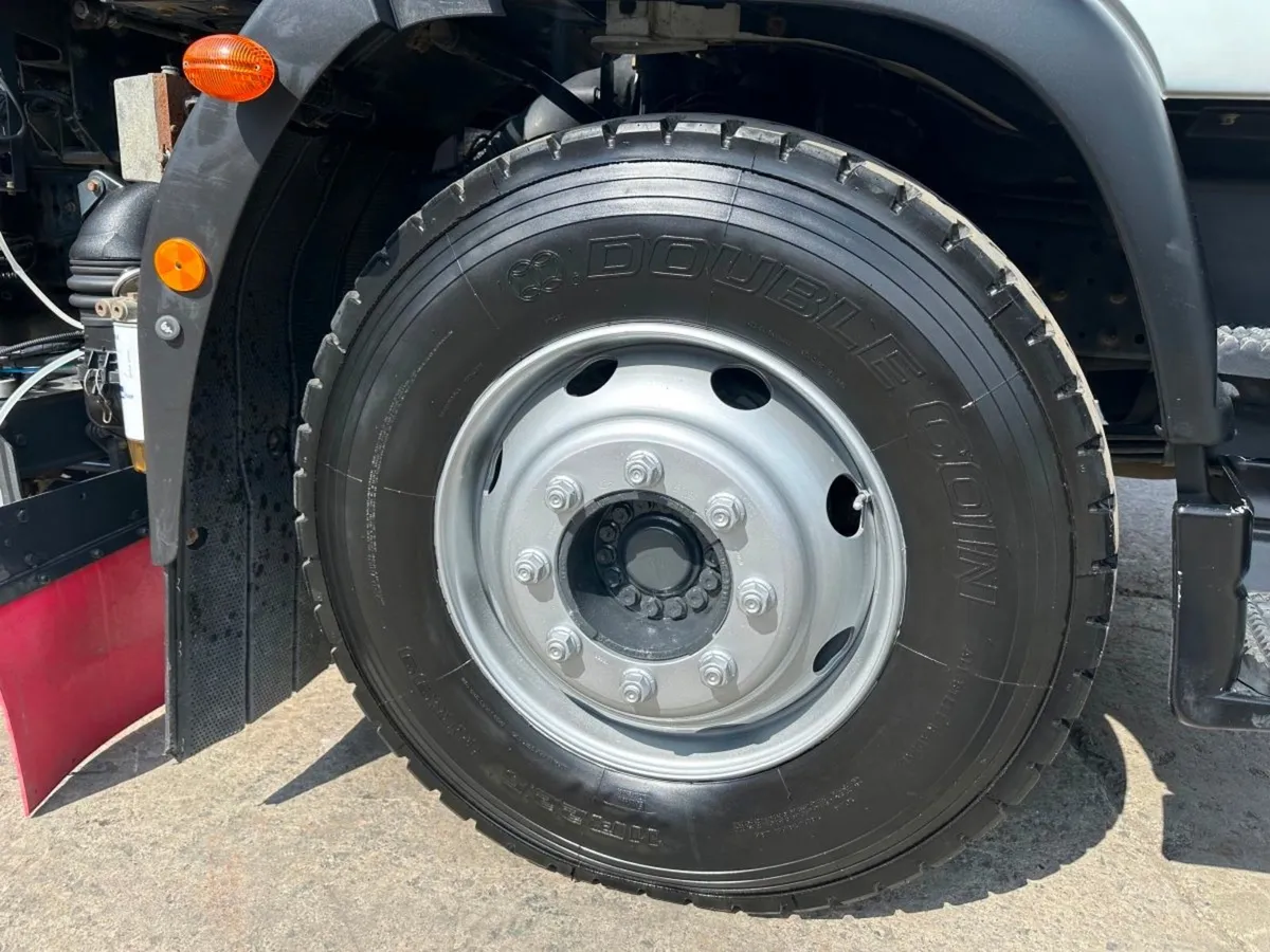 2018 IVECO...JOHNSTON ROAD SWEEPER ..115 Mile - Image 4