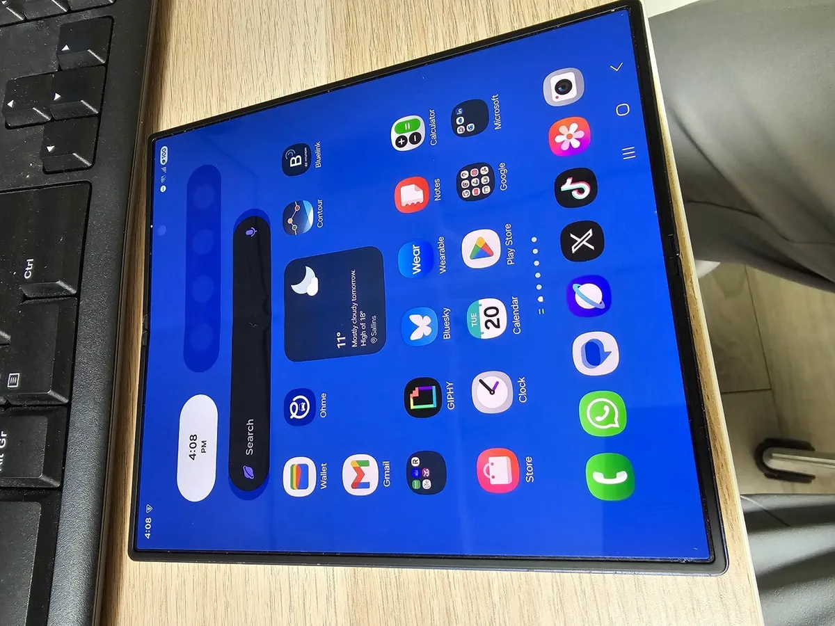 Samsung Fold 6 - Image 3