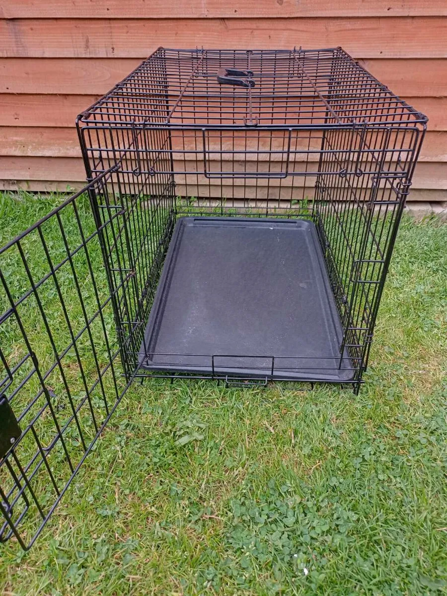 Medium dog travel cage with cover. - Image 3