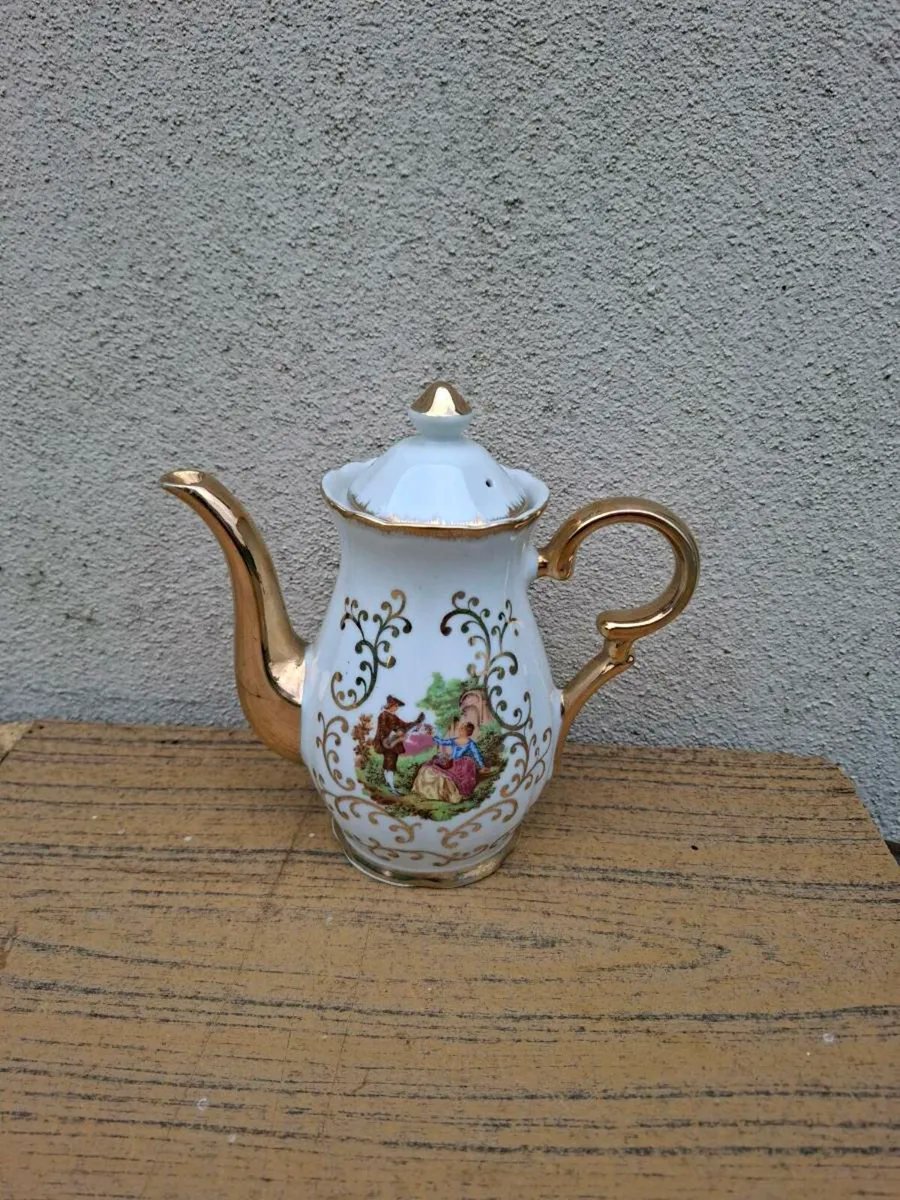 China one person marquise tea pot postage possible
