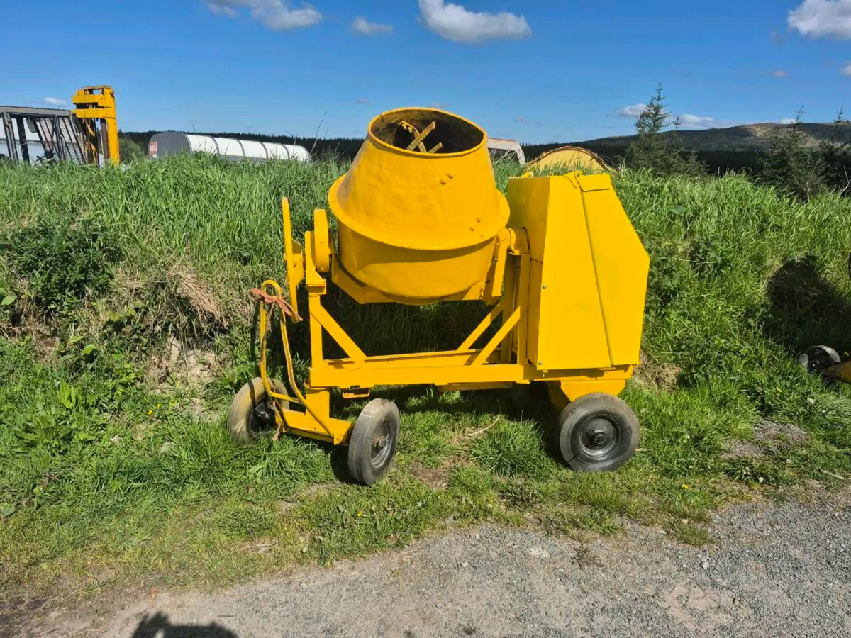 Benford diesel cement mixer - Image 2