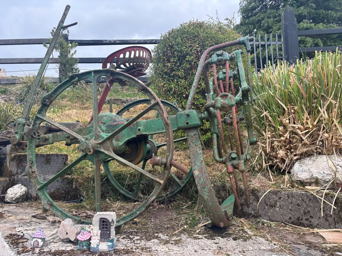 Antique farming machinery - Image 2