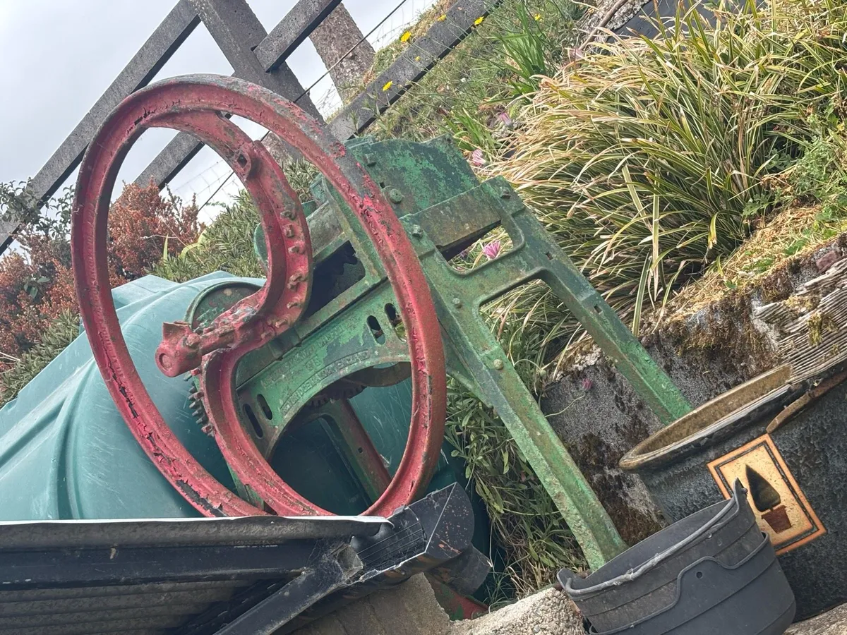 Antique farming machinery - Image 3