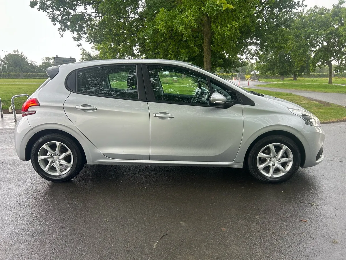 Peugeot 208. Automatic!! Low Klms - Image 4