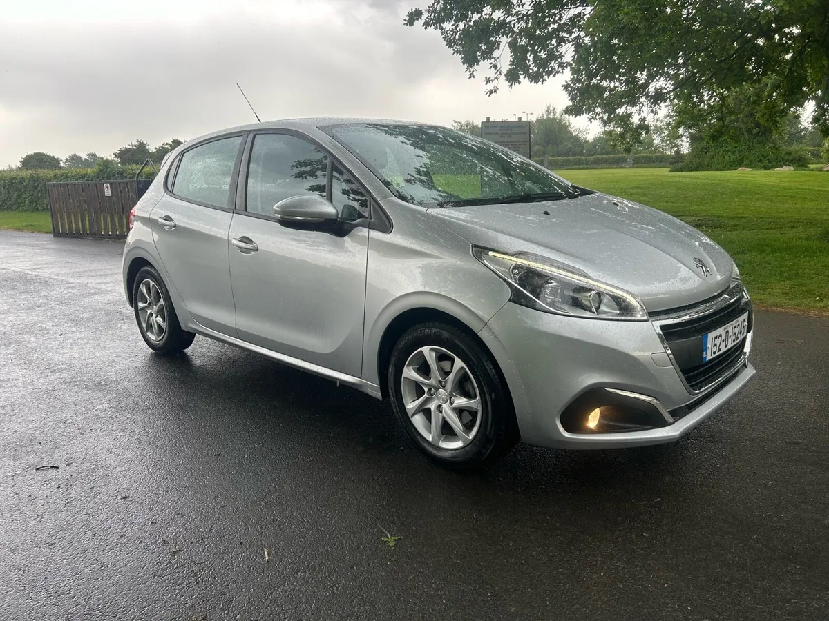 Peugeot 208. Automatic!! Low Klms - Image 1