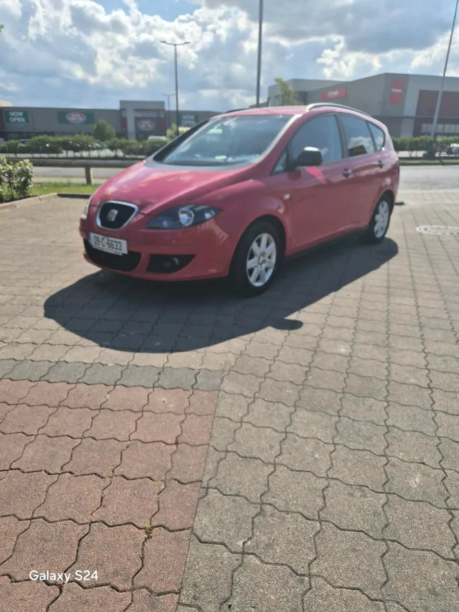 Seat  Altea  XL  Diesel   2009 - Image 2