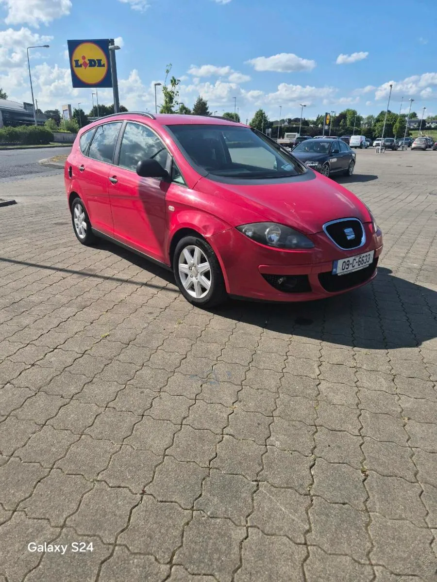 Seat  Altea  XL  Diesel   2009 - Image 3