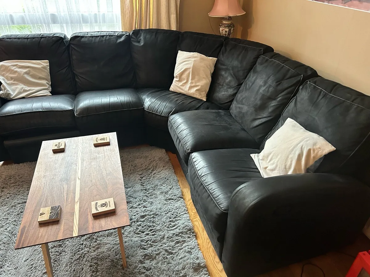L shape couch and matching 1 seat recliner - Image 2