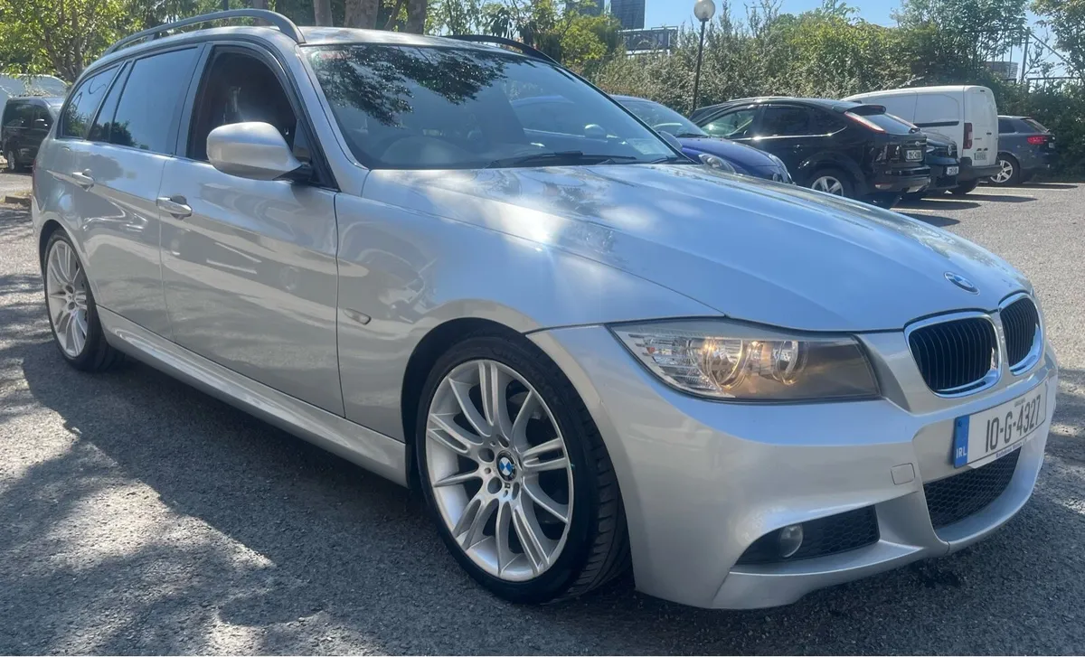 BMW 320i M SPORT TOURING /AUTO - Image 2