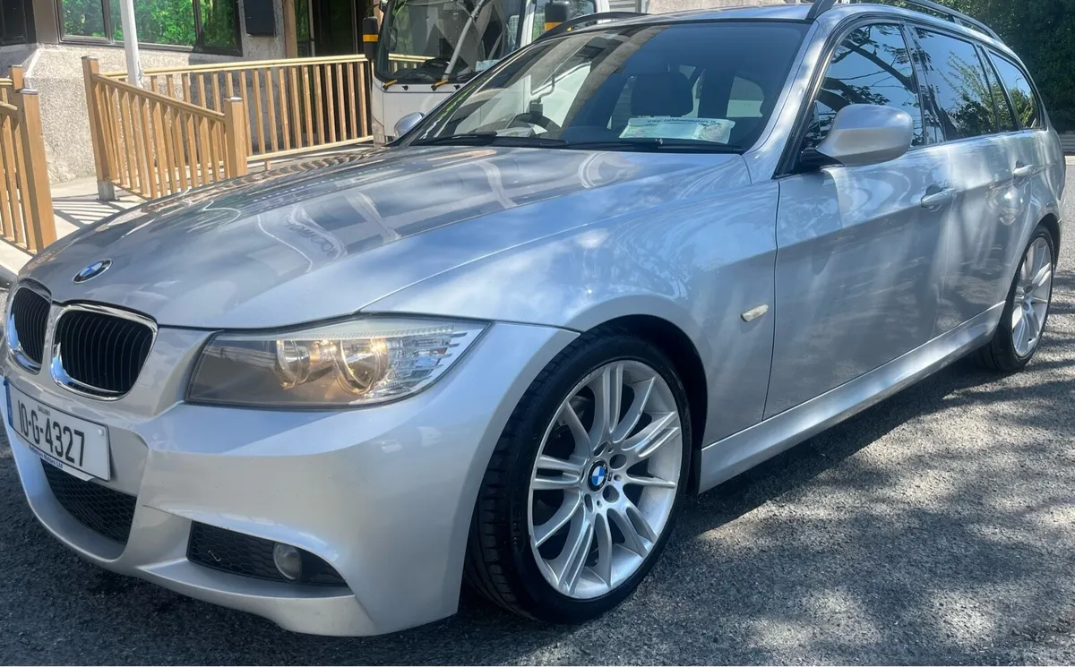 BMW 320i M SPORT TOURING /AUTO - Image 3
