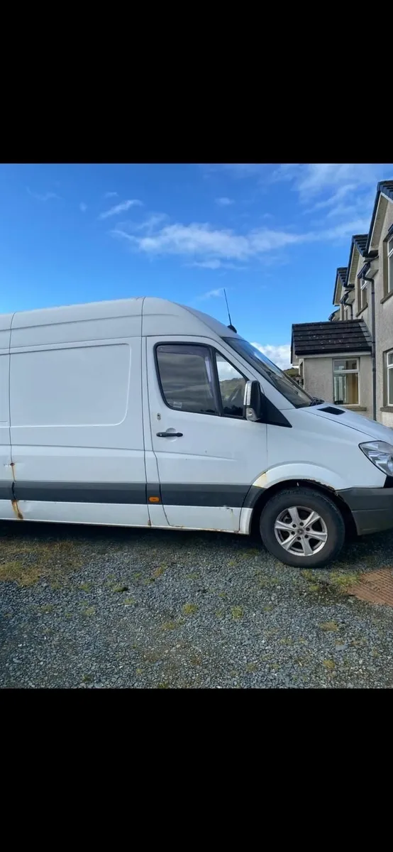 Mercedes-Benz Sprinter 2010 - Image 2
