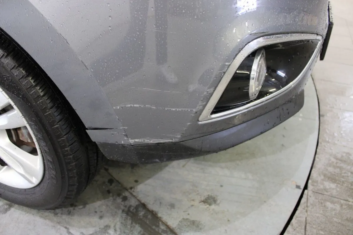 Hyundai ix35 1.7 Diesel Premium 2WD Pan Roof - Image 3