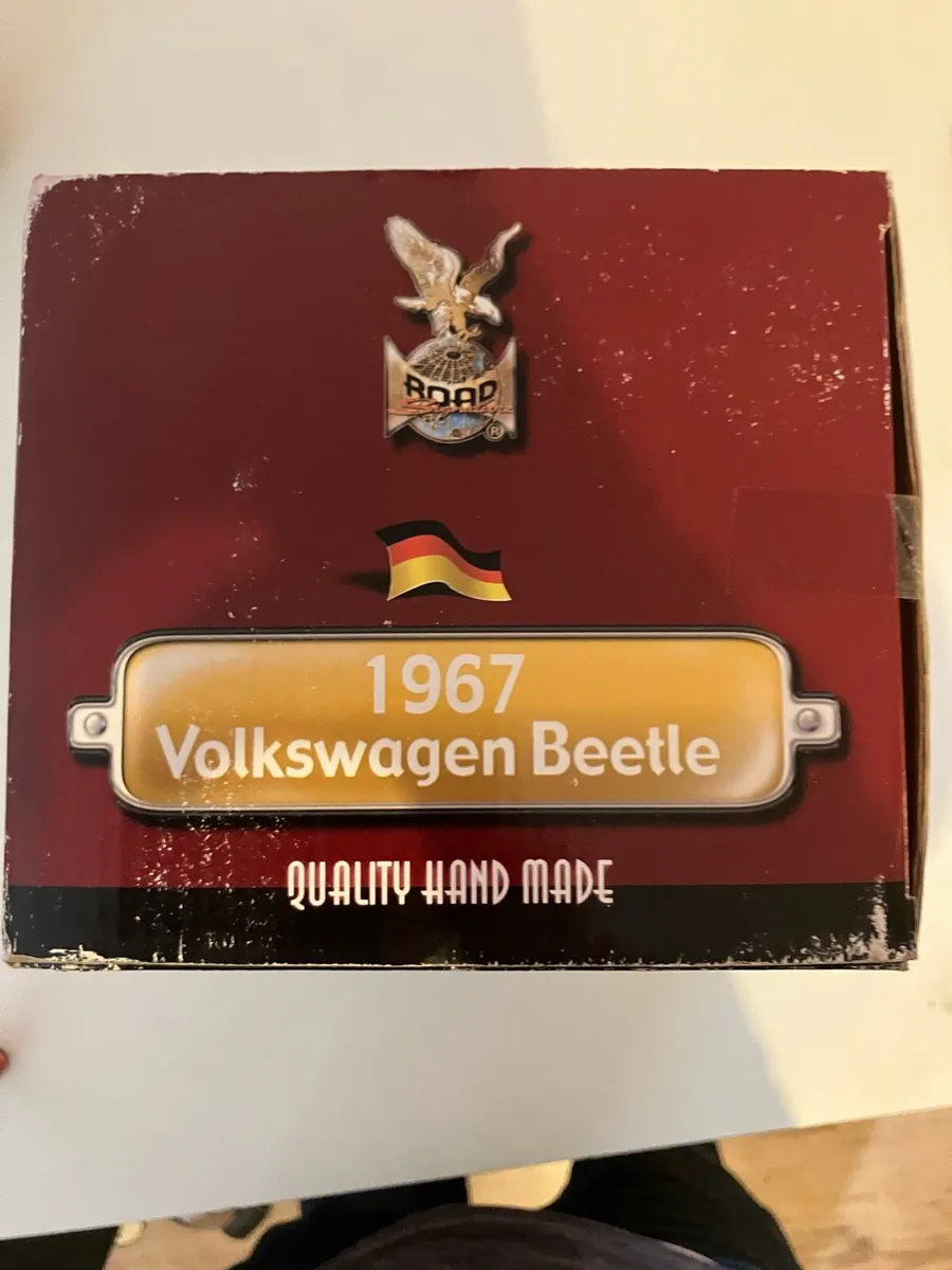 1967 Volkwagen Beetle 1:18 Die Cast Car - Image 4