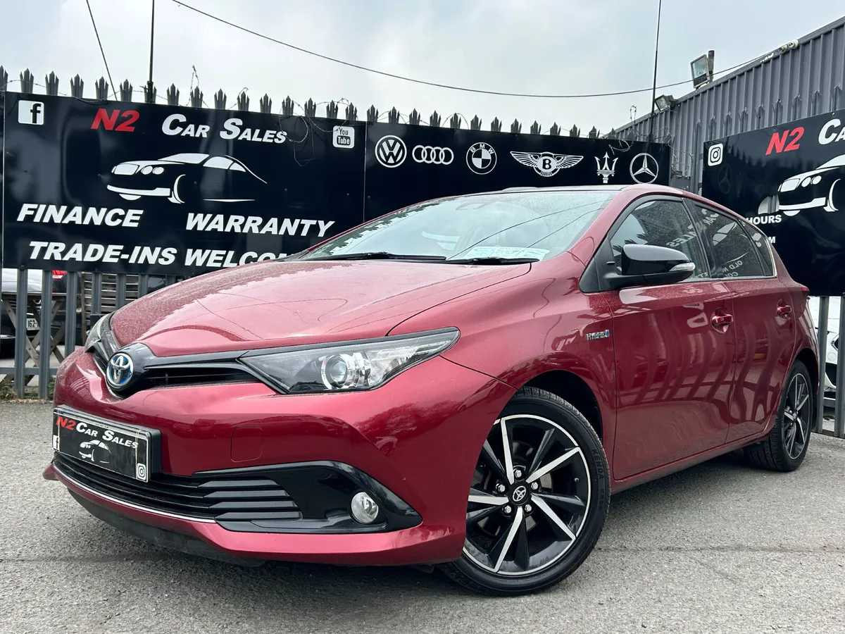 181 Toyota Auris Hybrid, LOW MILES, NEW NCT - Image 3