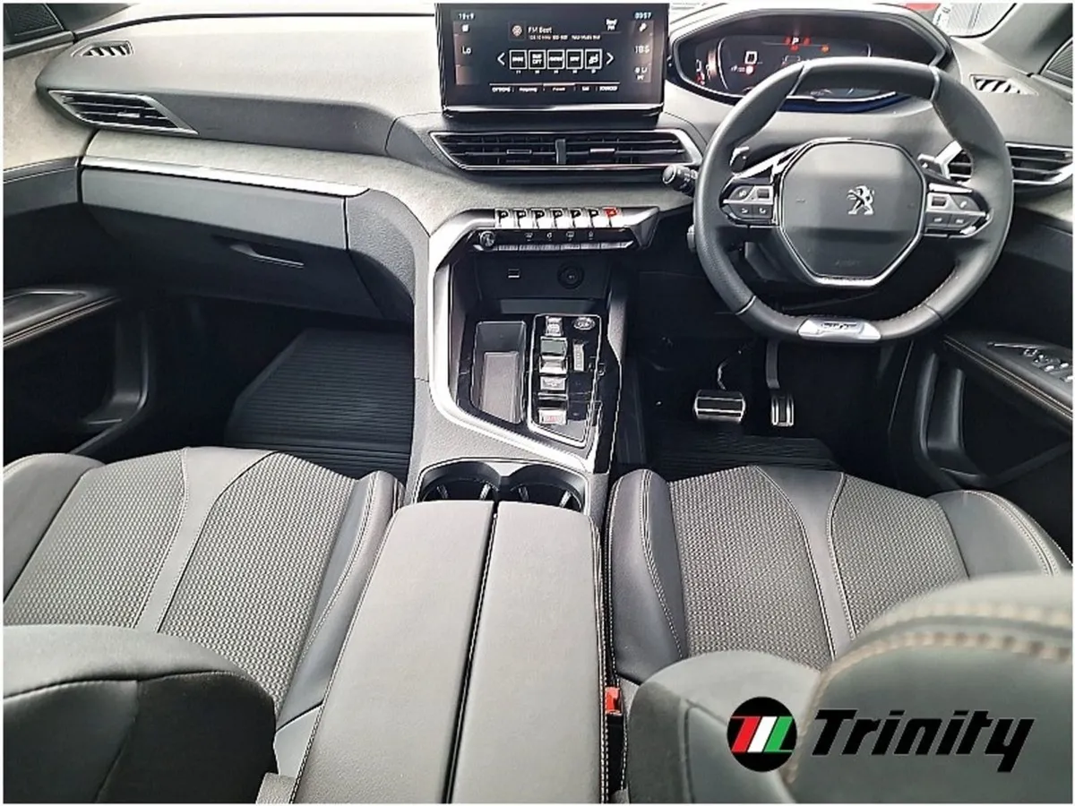 Peugeot 3008 Panoramic Roof Electric Tailgate 1.5 - Image 2
