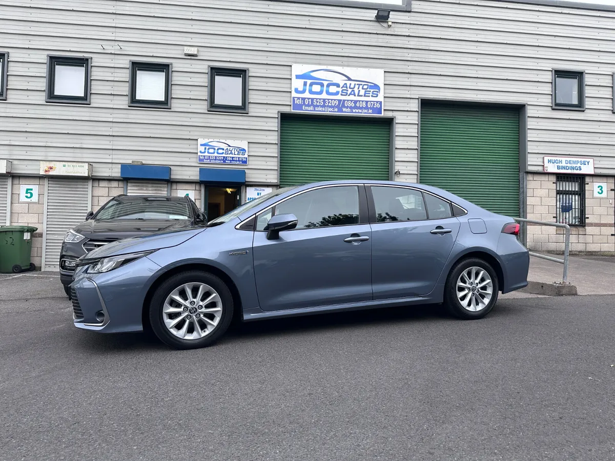 Toyota Corolla 1.8 Hybrid Luna, 2021 - Image 2