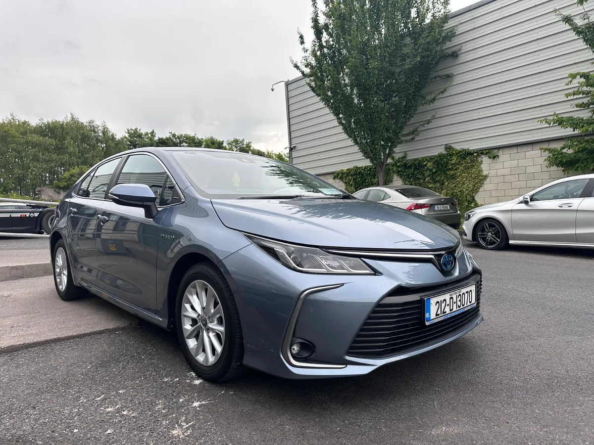 Toyota Corolla 1.8 Hybrid Luna, 2021 - Image 1