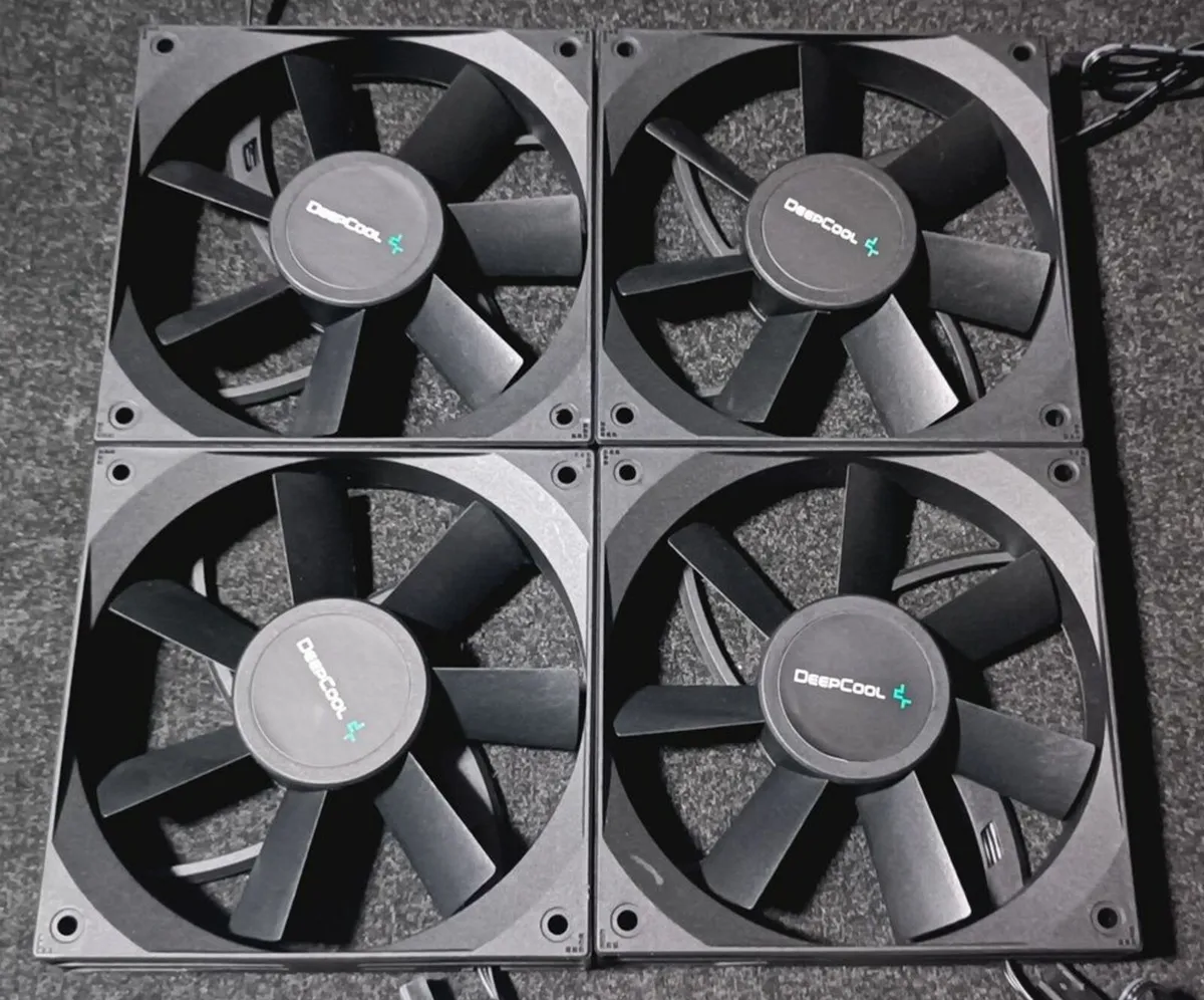 4 x Deepcool DF120mm 12V PC Fans - Image 1