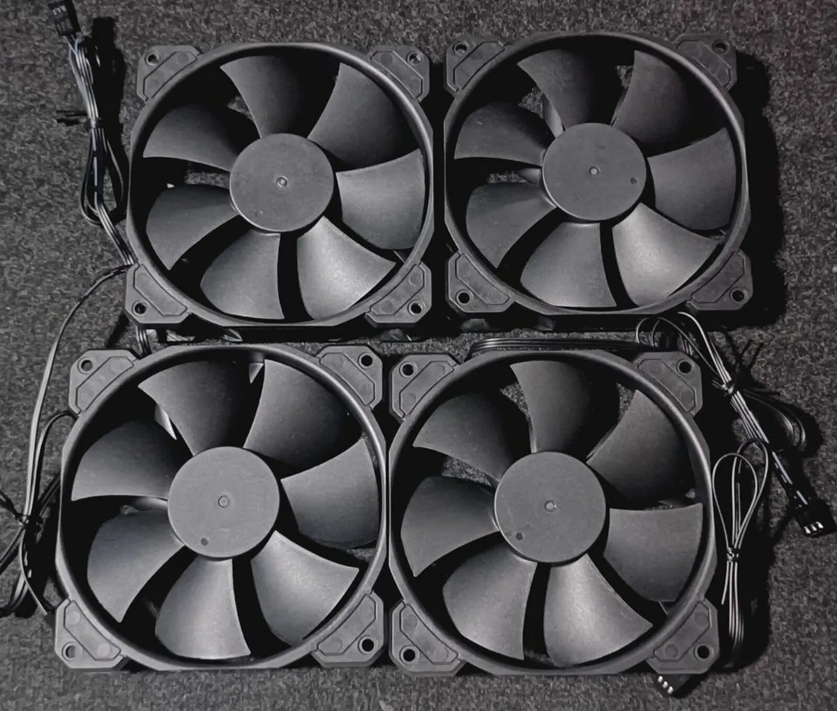 4 x Corsair Ventola SP120 120mm PC Case Fans - Image 1
