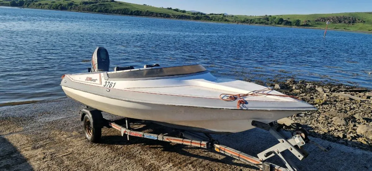 Sun sport 55hp speedboat - Image 1