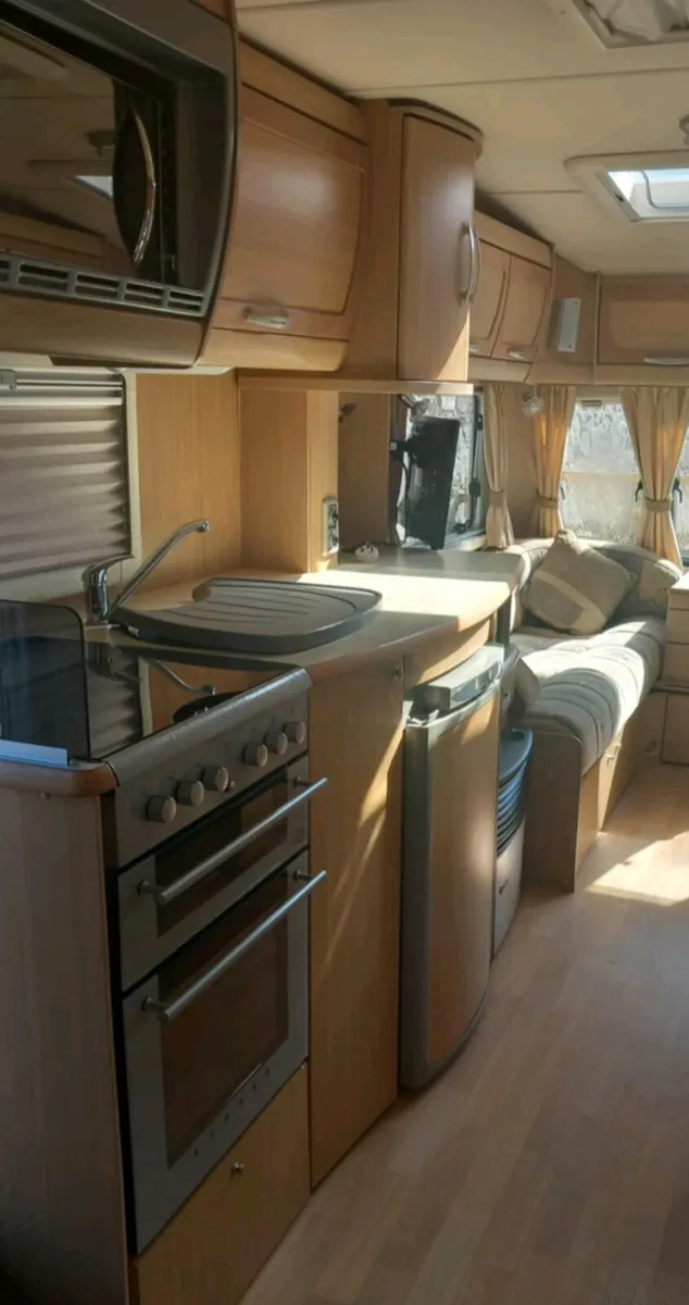 Abbey 4 berth caravan - Image 3