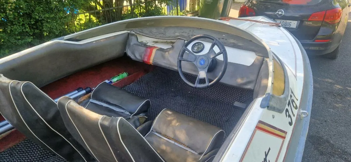 Sun sport 55hp speedboat - Image 3