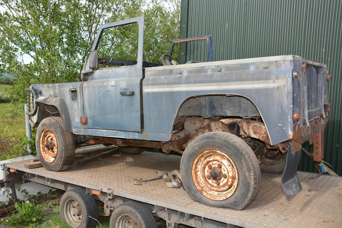 Land Rover Rolling Chassis with Log Book - Image 1