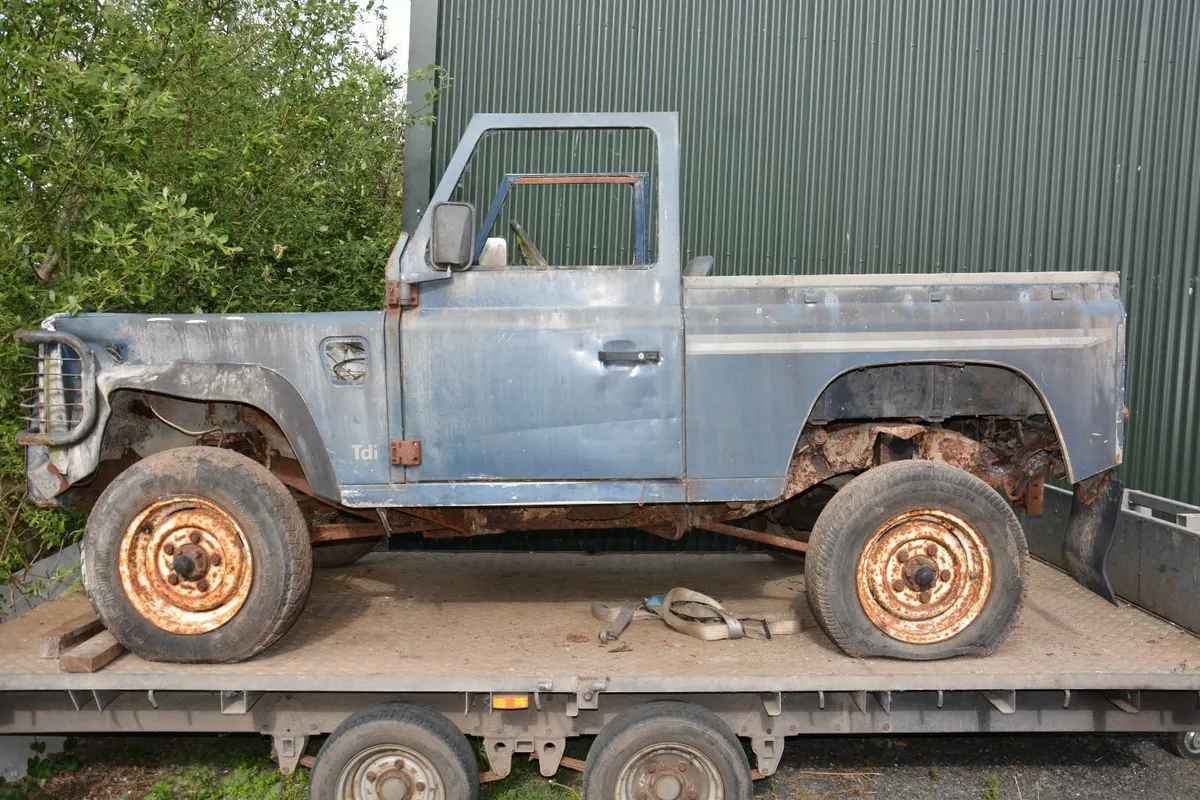 Land Rover Rolling Chassis with Log Book - Image 2