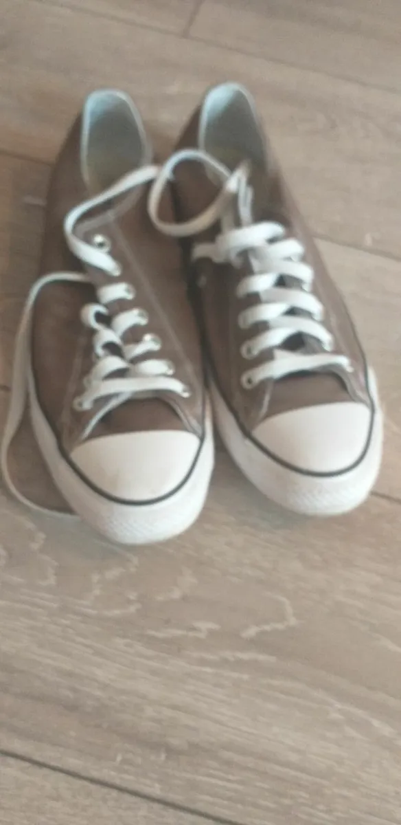Converse All Stars Size 10 - Image 3