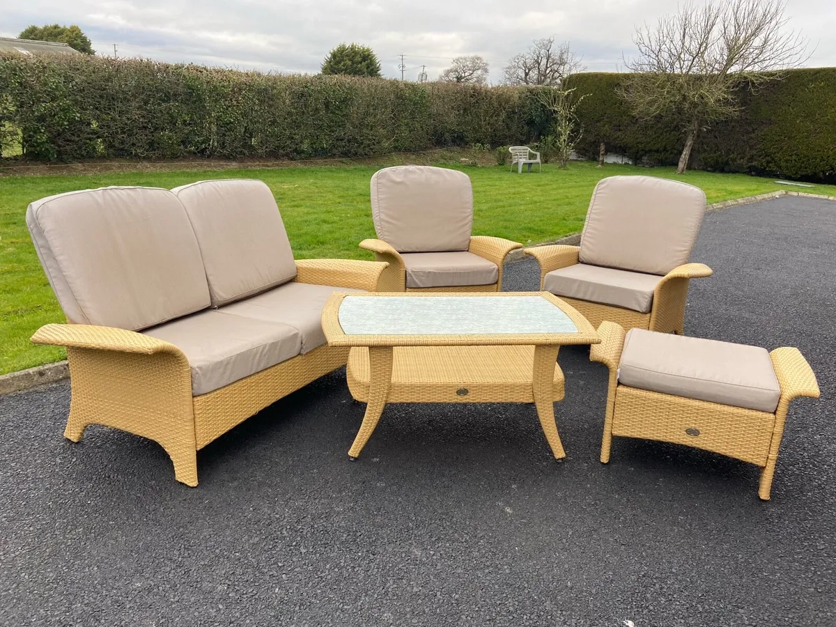 Garden furniture - Image 1