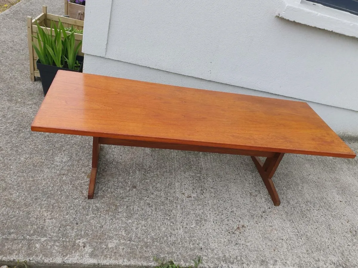 Mid century large teak whale tail coffee table - Image 1