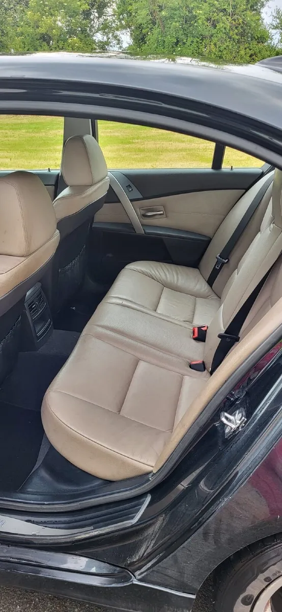 BMW 5-Series 2004 - Image 2