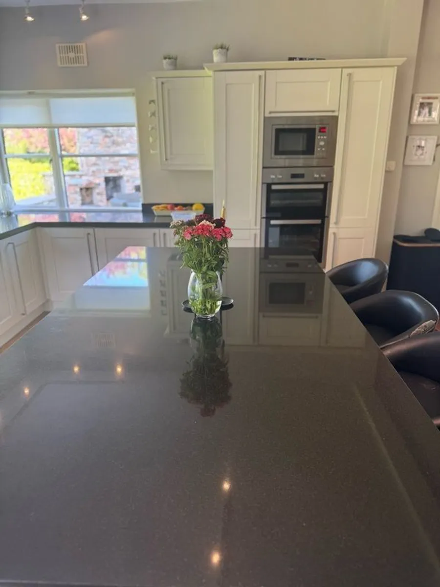 full kitchen - Image 2