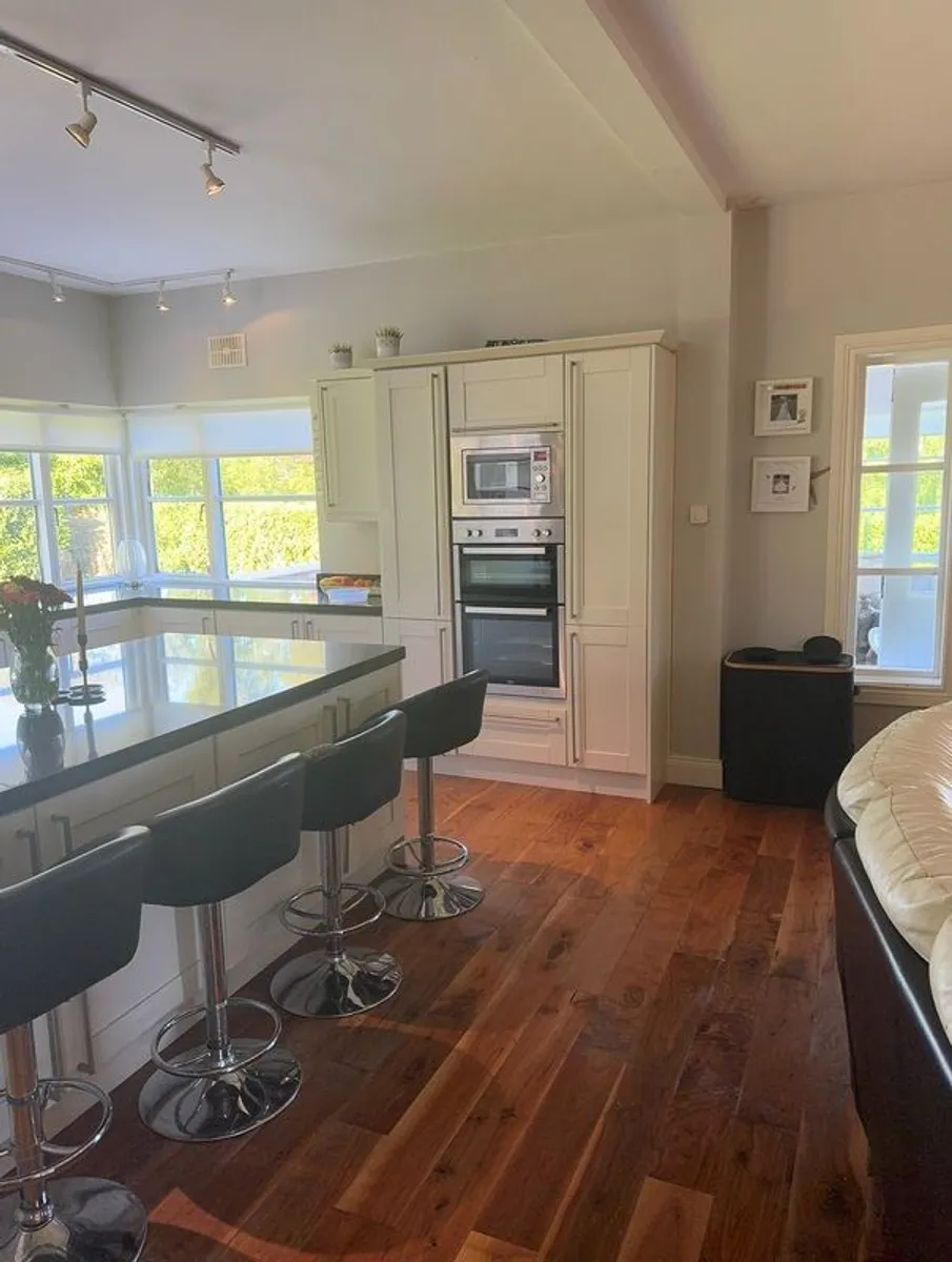 full kitchen - Image 4