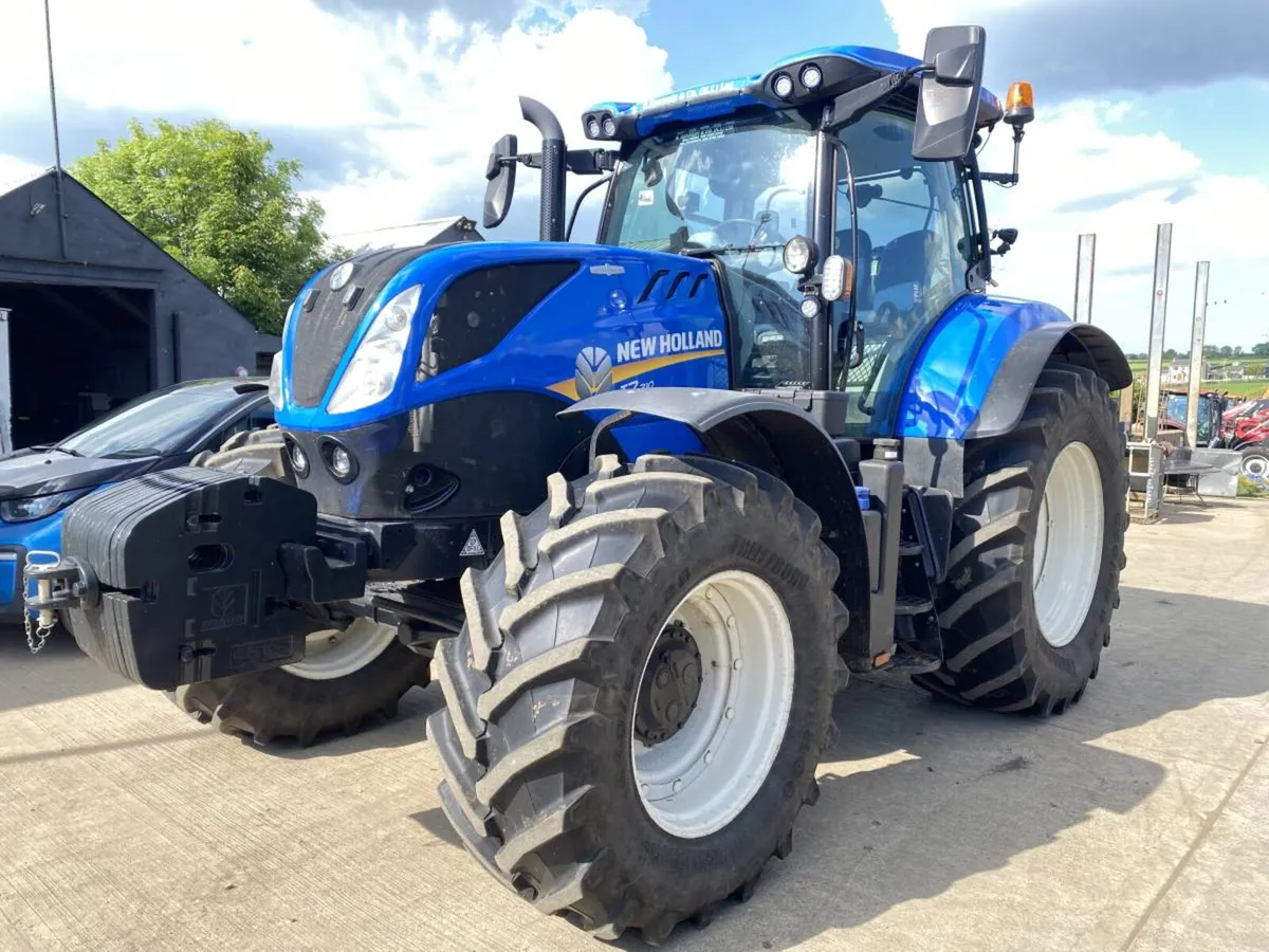 2022 New Holland T7 210 Auto Command - Image 1
