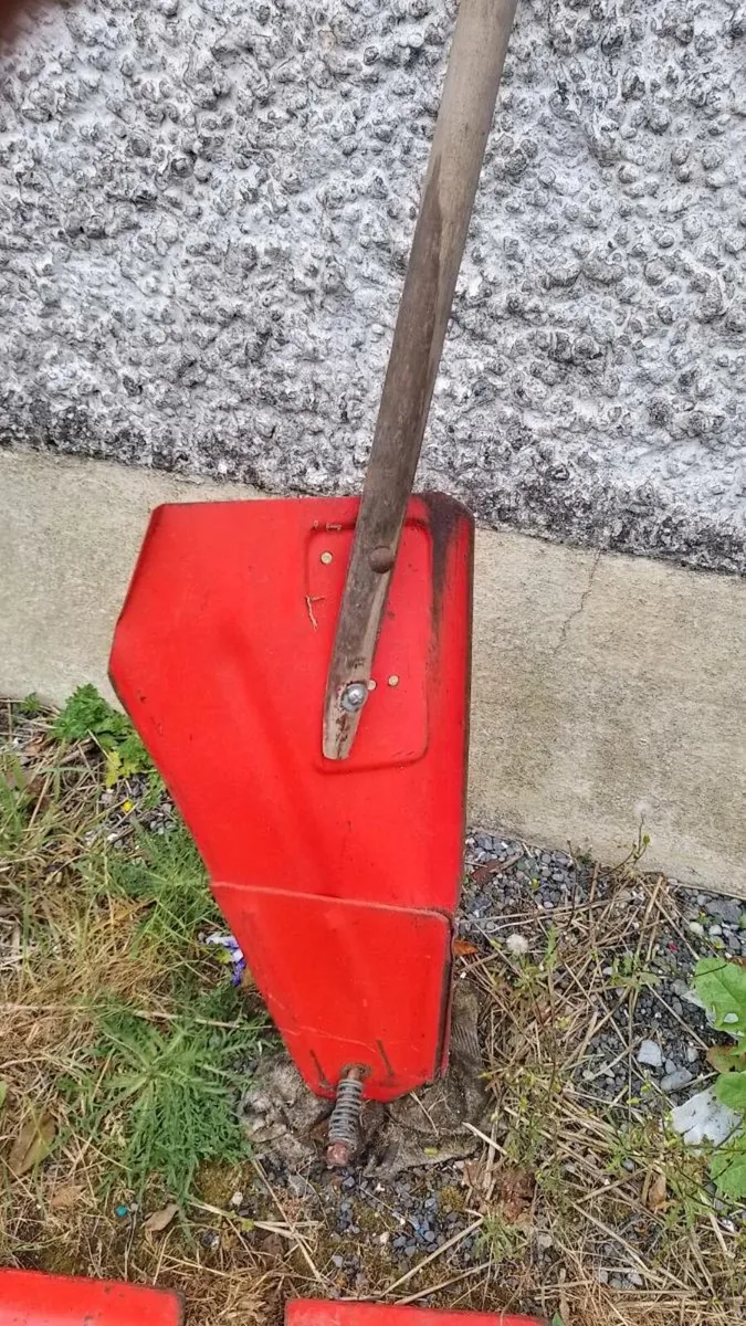 Topping skids & grass board. ( KUKN ) - Image 3