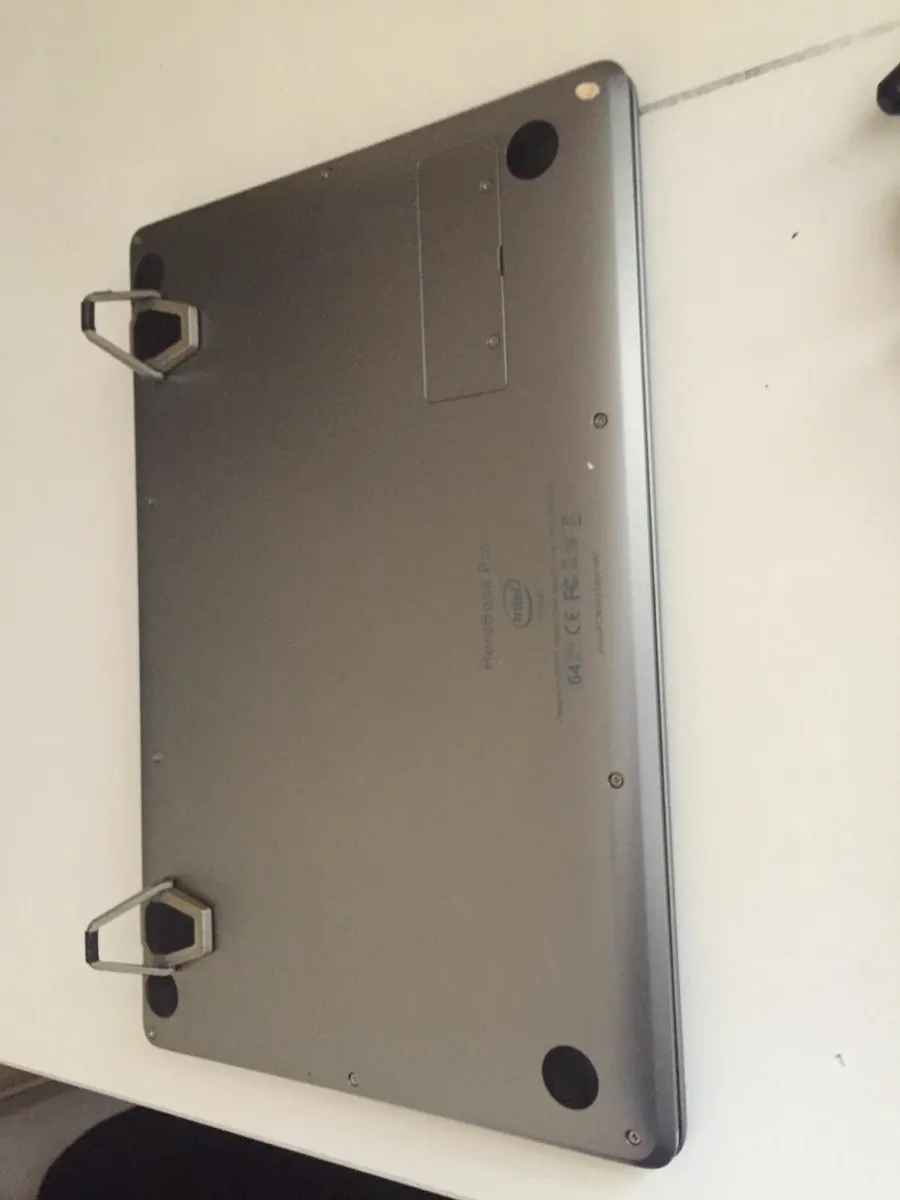 Laptop - Image 4