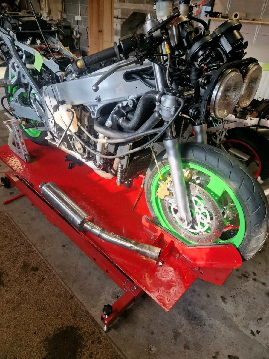 2 x zxr750 - Image 2