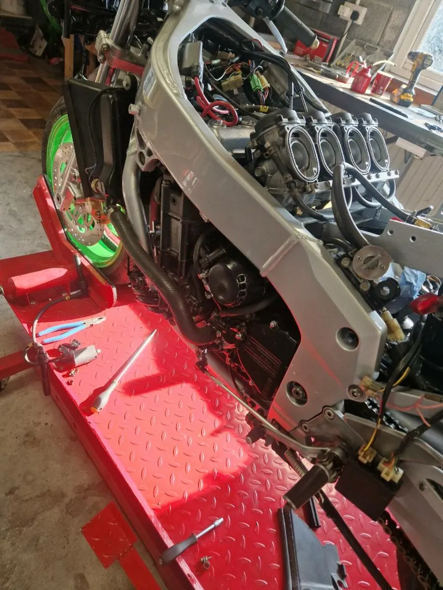 2 x zxr750 - Image 4