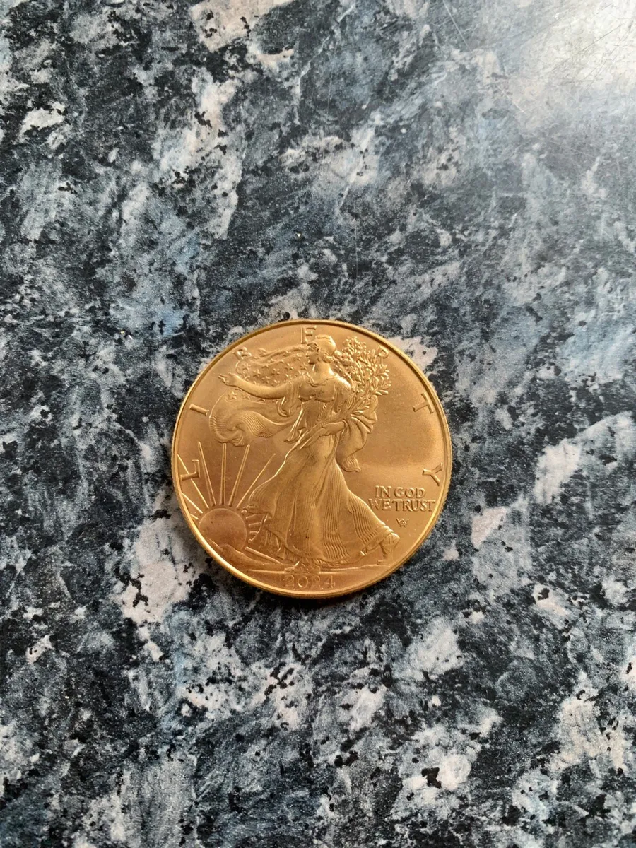 Gold coin - Image 1