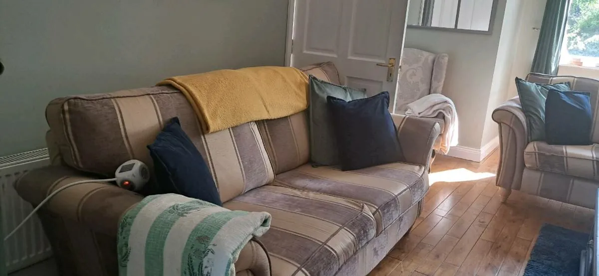 Suite furniture - Image 2