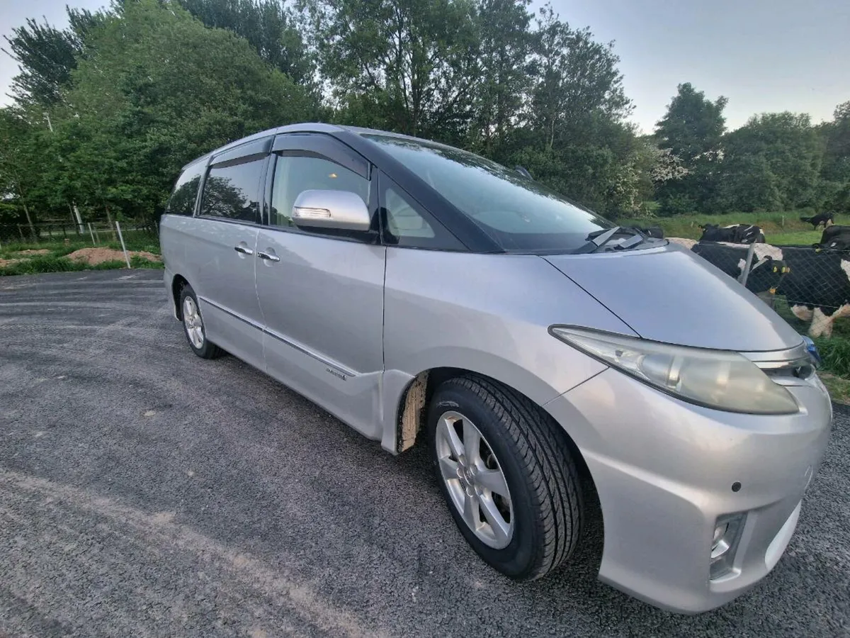 2012Toyota Estima Hybrid 2.4L automatic. 67K km - Image 2
