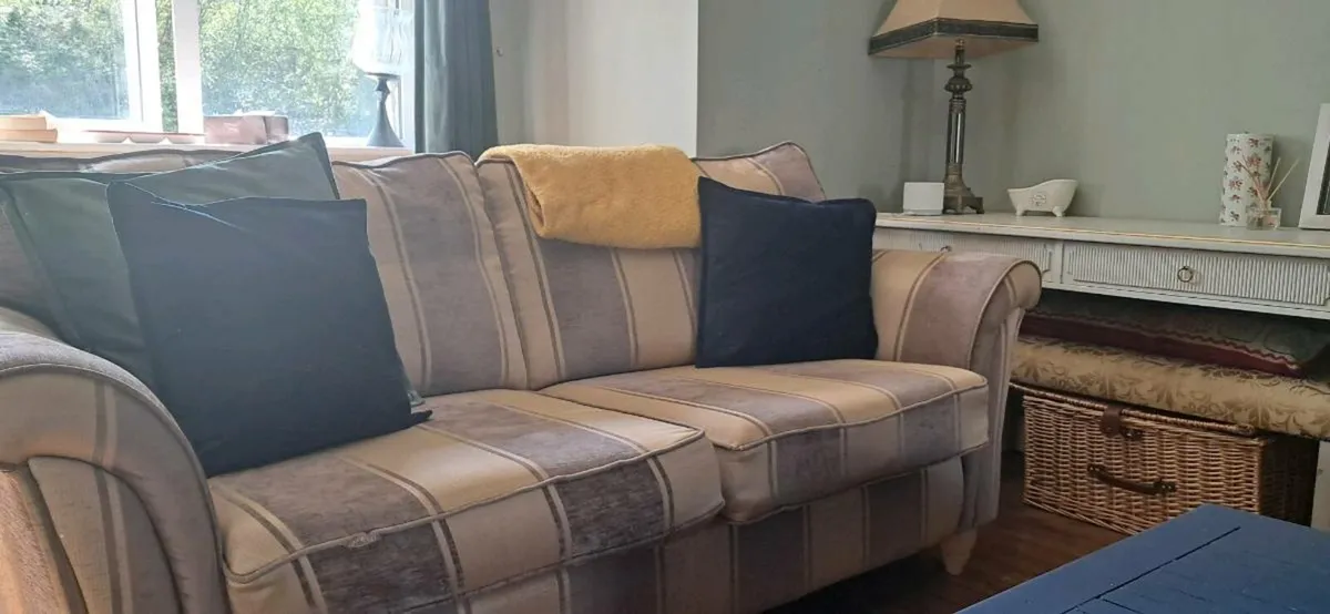 Suite furniture - Image 1