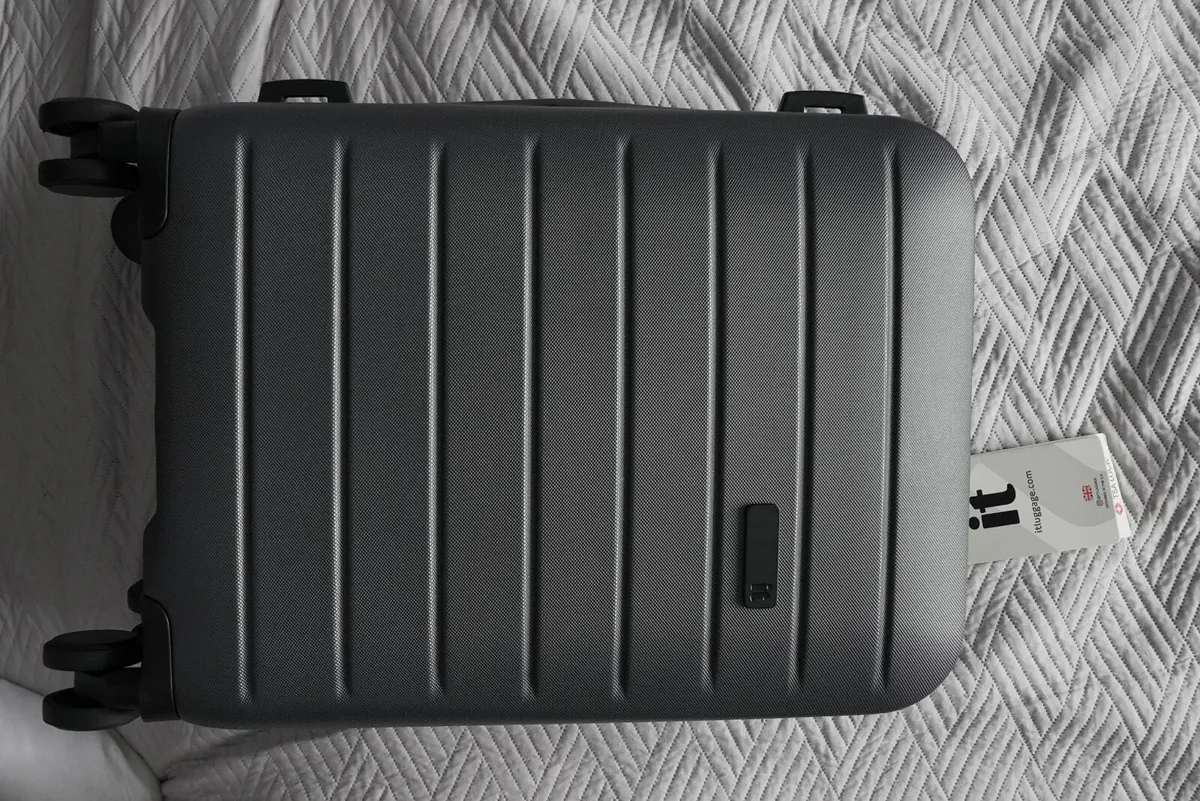 IT Luggage Legion Suitcase - Brand New - Image 1