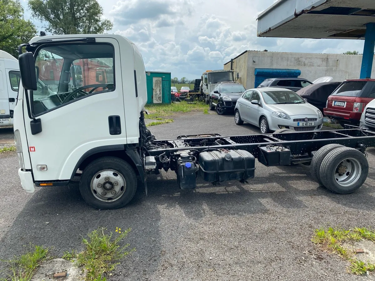 Isuzu NNR 3.5 T manual - Image 4