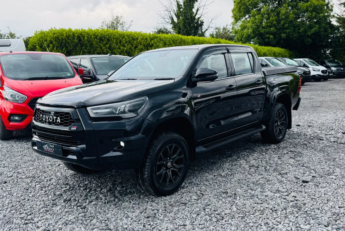 2023 Toyota Hilux GR SPORT AUTOMATIC TOP SPEC!! - Image 3