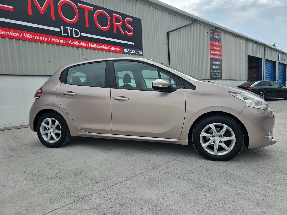 2015 PEUGEOT 208 1.2 PETROL - Image 3
