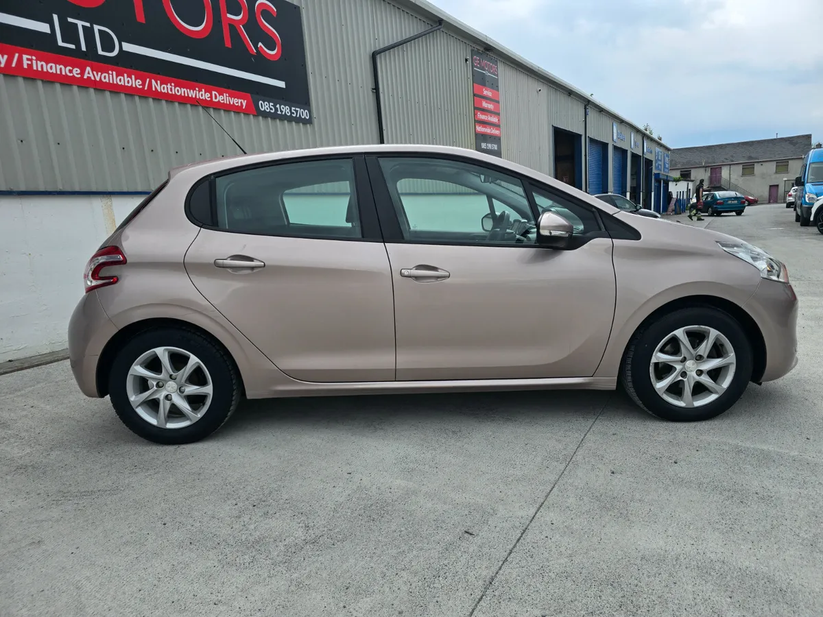 2015 PEUGEOT 208 1.2 PETROL - Image 4