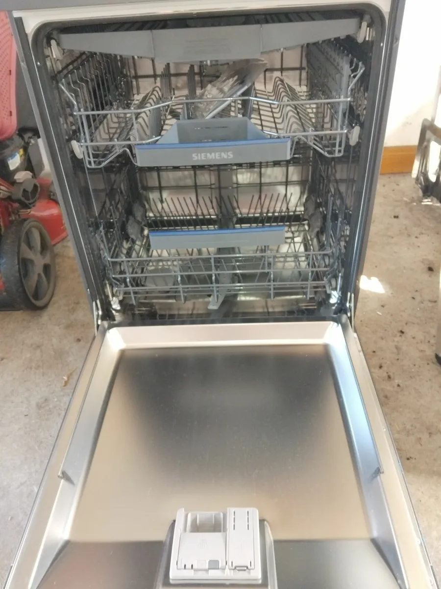 Dishwasher - Image 2